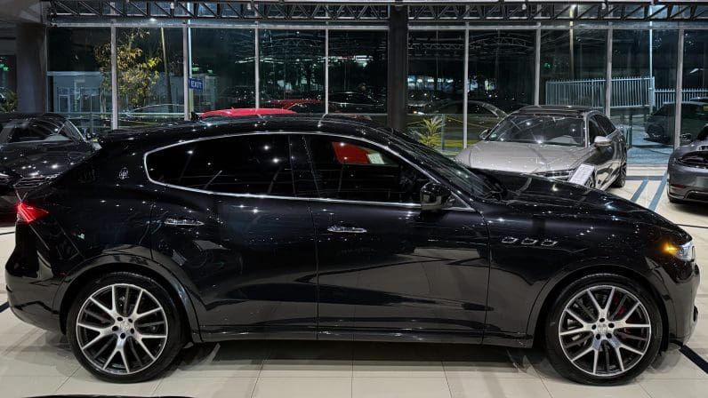 MASERATI LEVANTE S 3.0 BENZIN 434HP