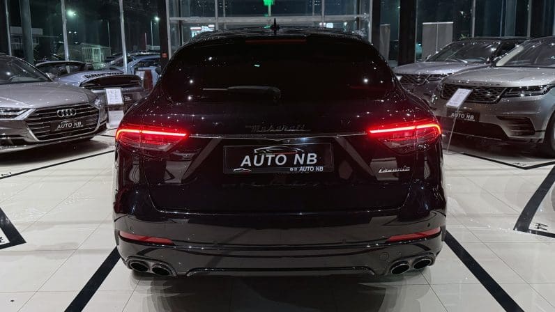 MASERATI LEVANTE S 3.0 BENZIN 434HP