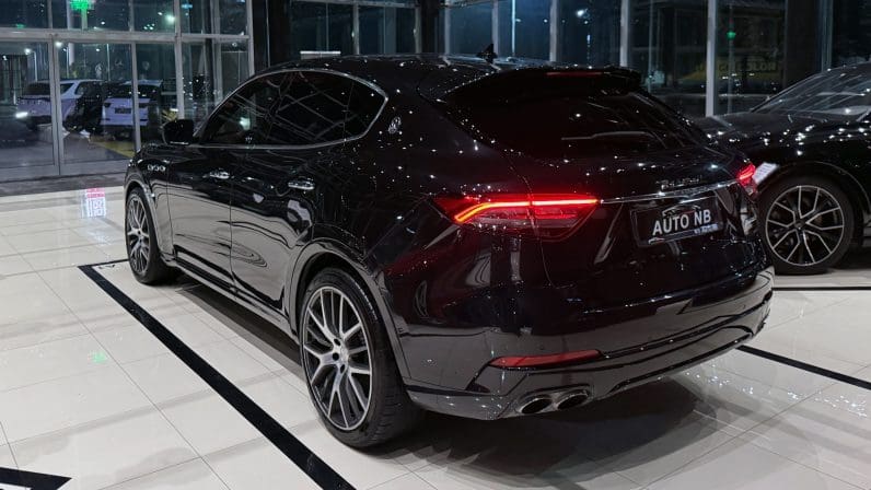 MASERATI LEVANTE S 3.0 BENZIN 434HP